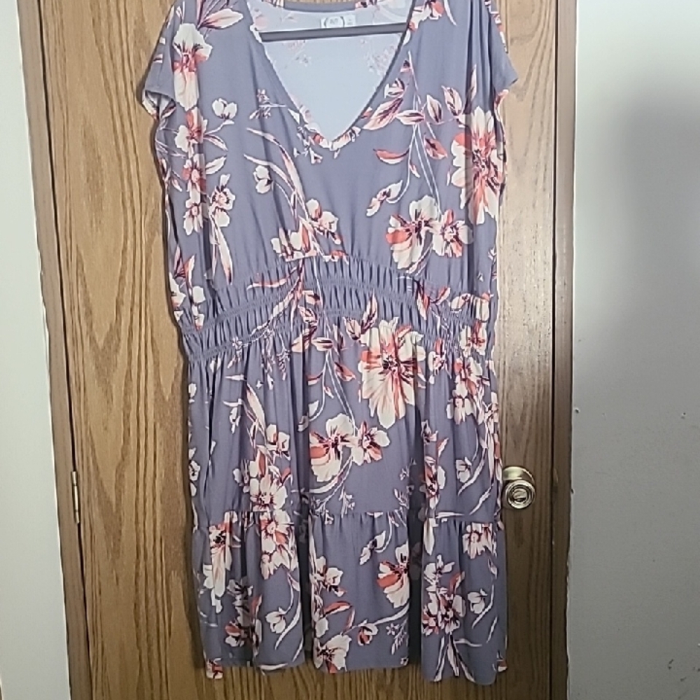 Lavender Floral V-Neck Tiered Midi Dress